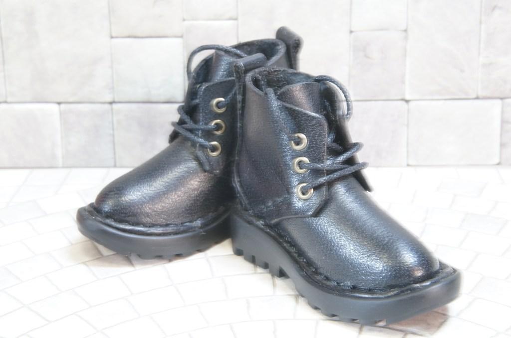 本革：ドールシューズ／ショートブーツ／ブラック／オビツ30ジャストフィット／ブロックパターン靴底 | 2枚目