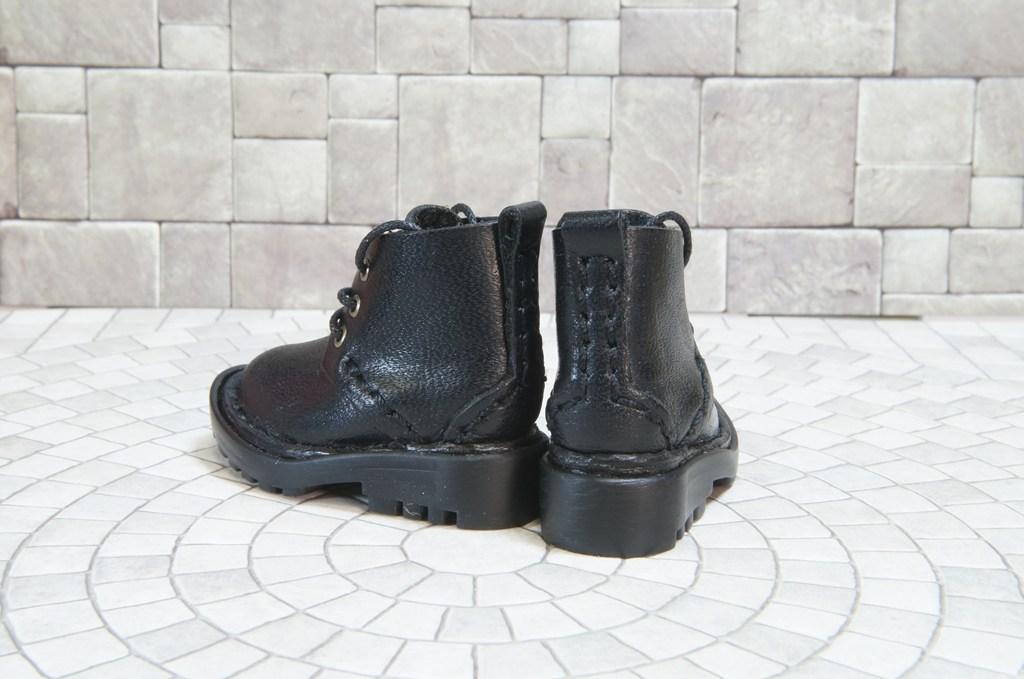 本革：ドールシューズ／ショートブーツ／ブラック／オビツ30ジャストフィット／ブロックパターン靴底 | 8枚目