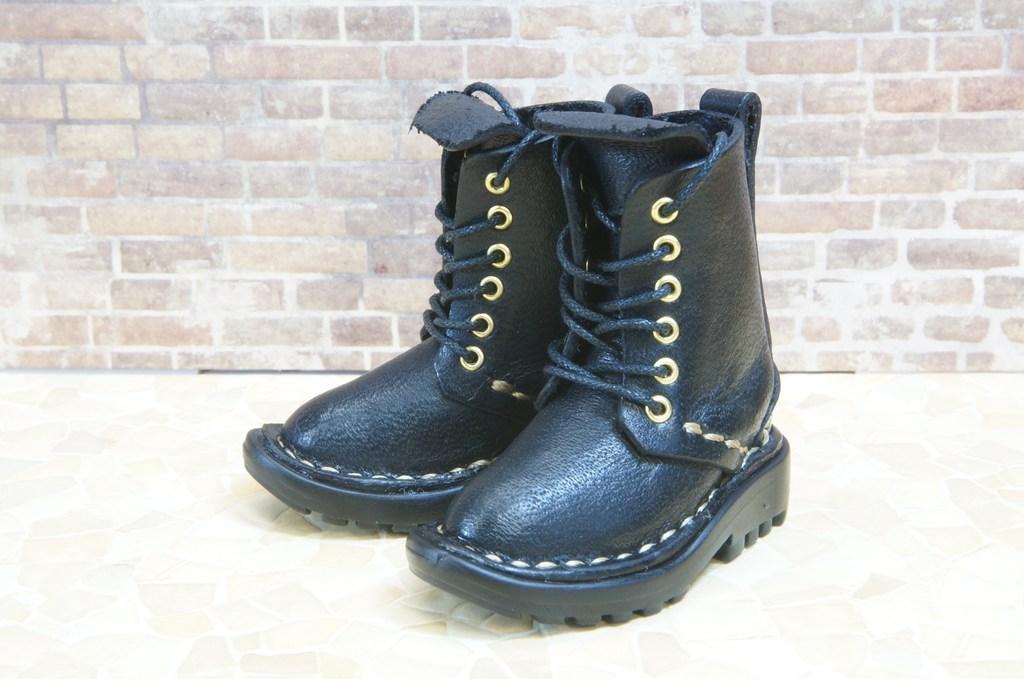 本革：ドールシューズ／セミロングブーツ／ブラック／オビツ30ジャストフィット／ブロックパターン靴底