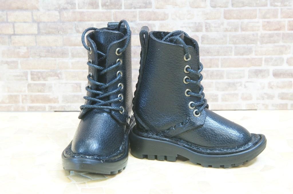 本革：ドールシューズ／セミロングブーツ／ブラック／オビツ30ジャストフィット／ブロックパターン靴底