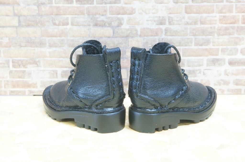 本革：ドールシューズ／ショートブーツ／ブラック／オビツ30ジャストフィット／ブロックパターン靴底 | 2枚目