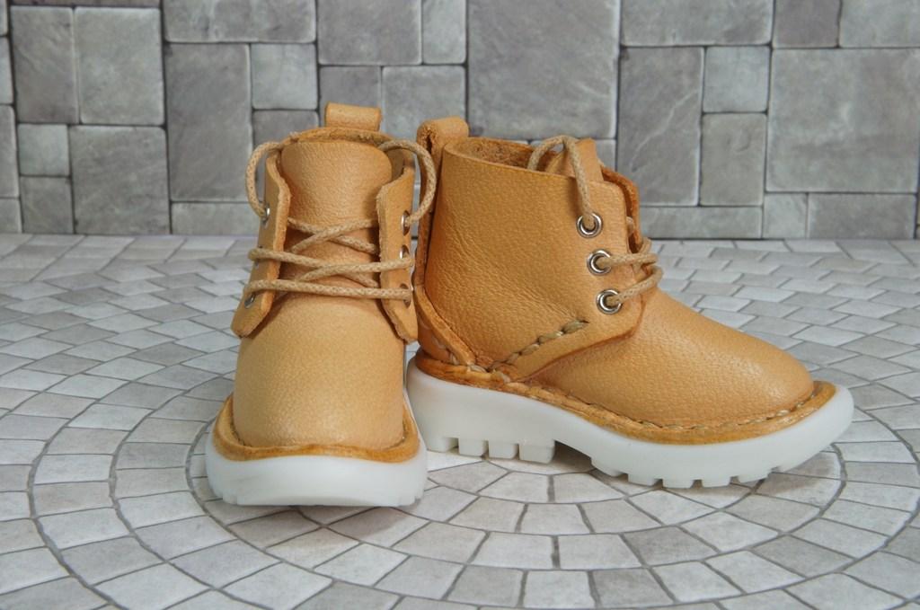 本革：ドールシューズ／ショートブーツ／アプリコット／オビツ30ジャストフィット／ブロックパターン靴底