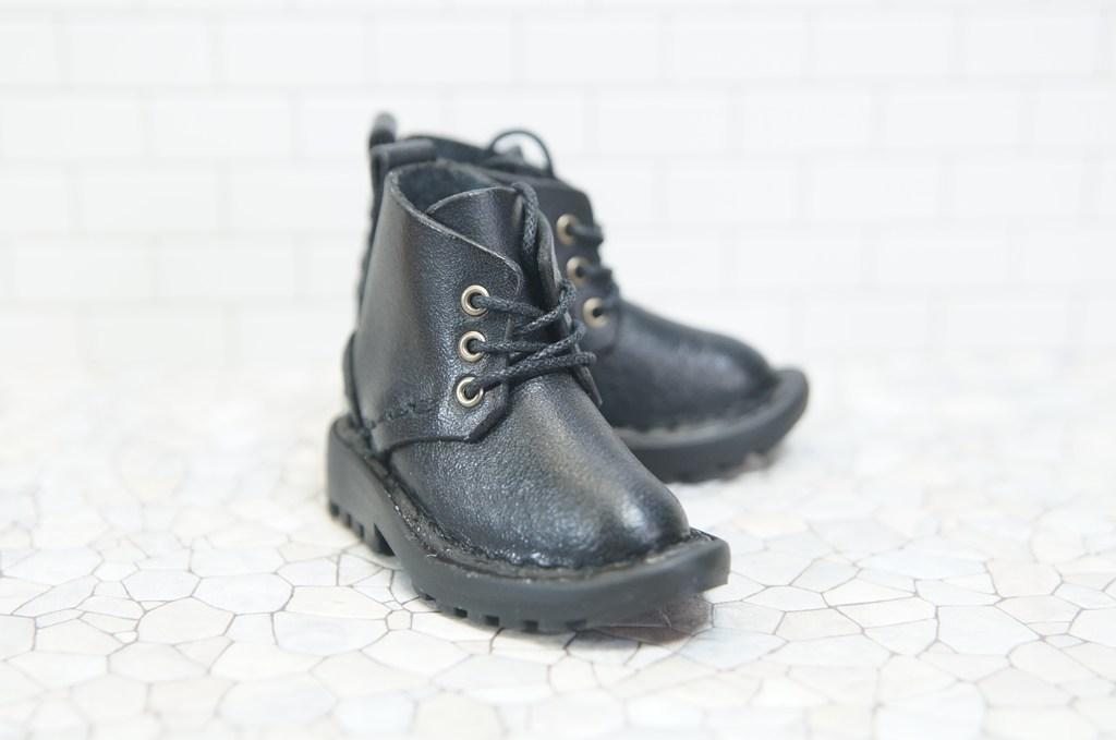 本革：ドールシューズ／ショートブーツ／ブラック／オビツ30ジャストフィット／ブロックパターン靴底 | 2枚目