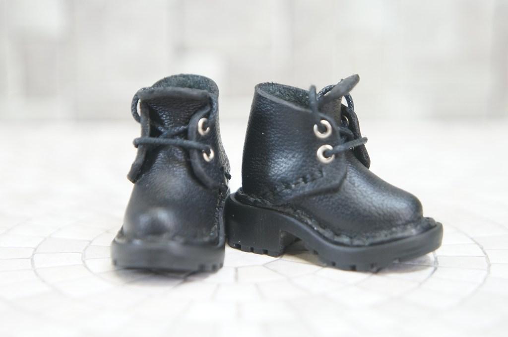 本革：1/6ドールシューズ／ショートブーツ／ブラック／オビツ24・ブライス・リカちゃん／ブロックパターン靴 | 2枚目