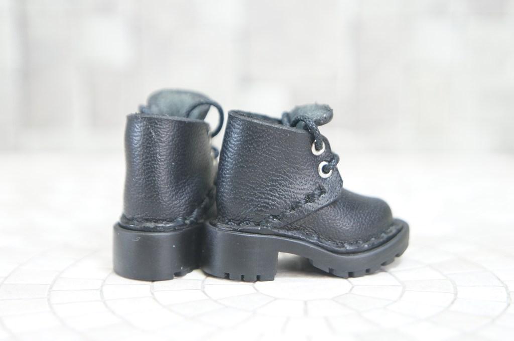 本革：1/6ドールシューズ／ショートブーツ／ブラック／オビツ24・ブライス・リカちゃん／ブロックパターン靴 | 3枚目