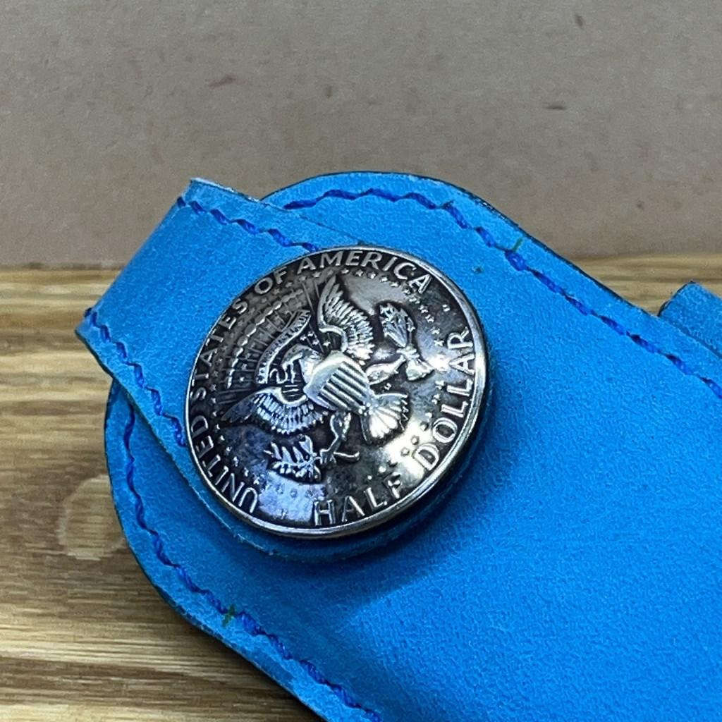 大きなコンチョの扇子ケース　スカイブルー