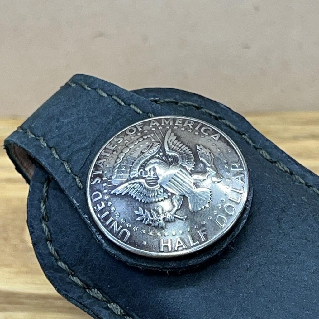 大きなコンチョの扇子ケース　ダークグリーン