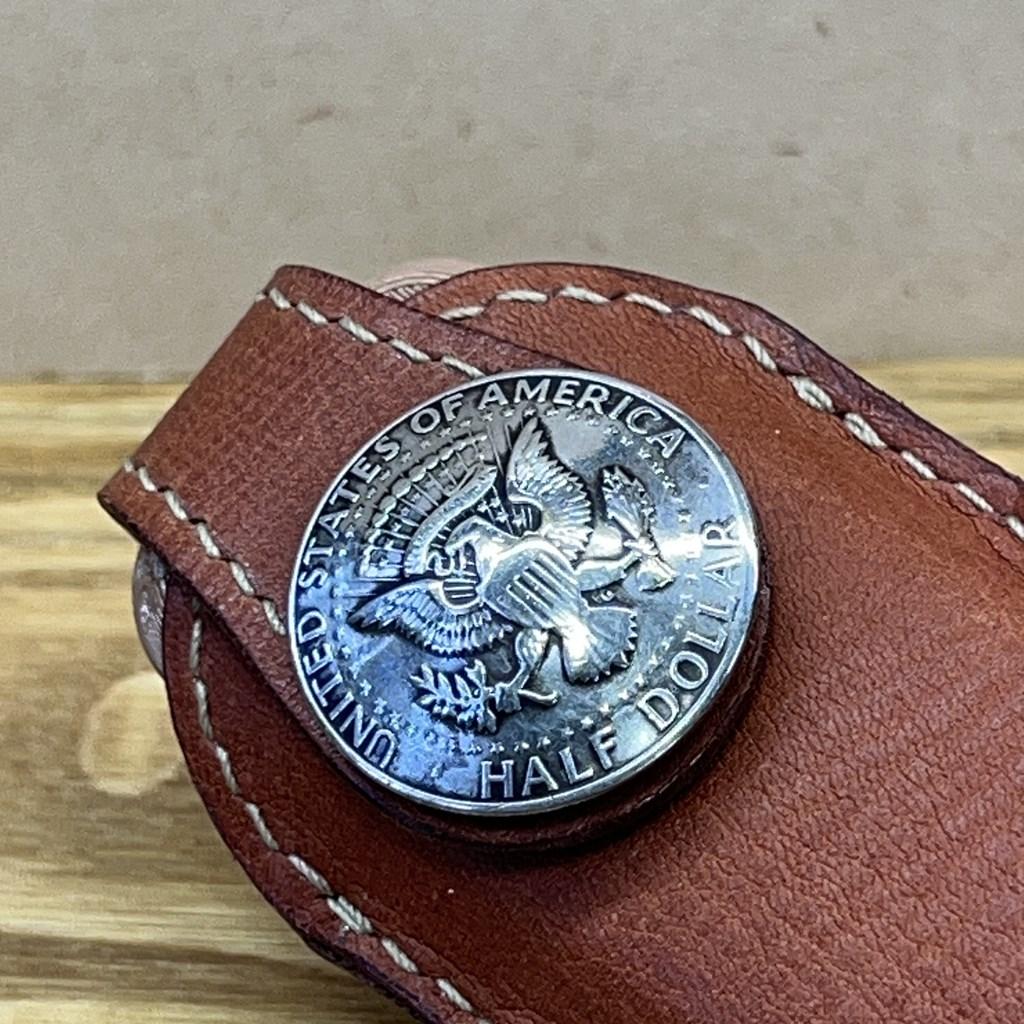 大きなコンチョの扇子ケース　ライトブラウン