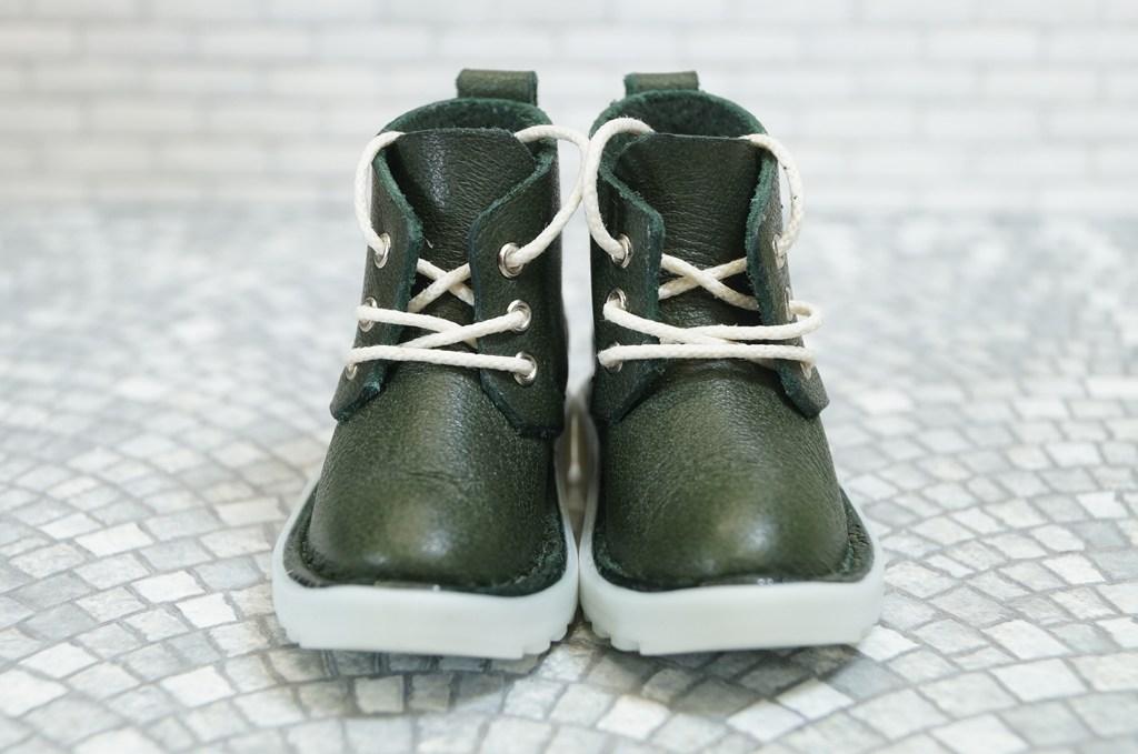 本革：ドールシューズ／ショートブーツ／ダークモスグリーン／オビツ30ジャストフィット／ブロックパターン靴底 | 2枚目