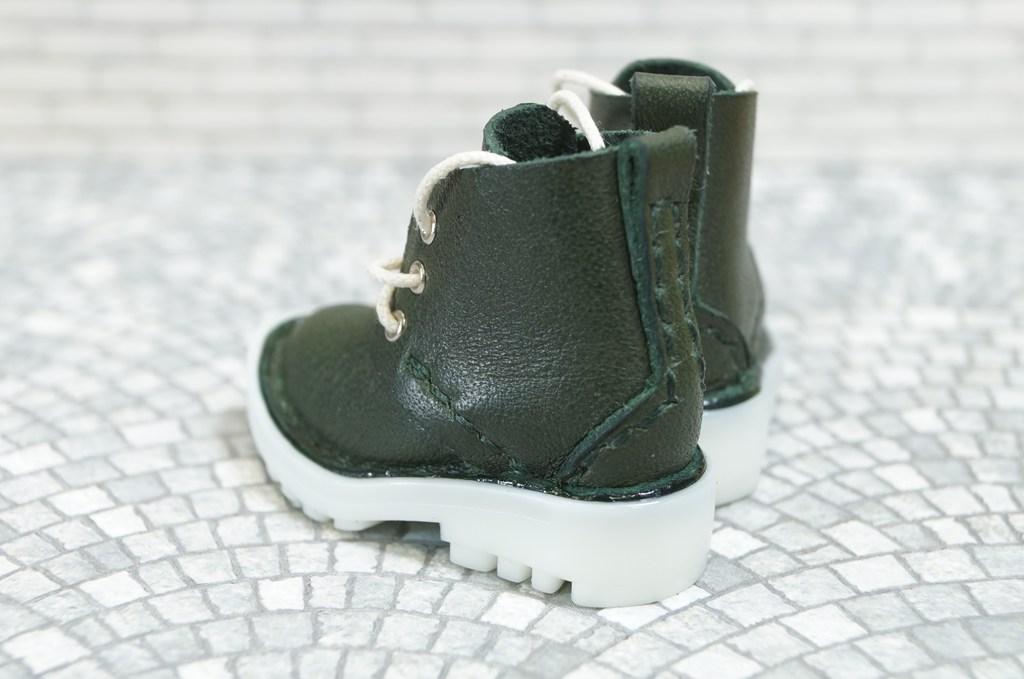 本革：ドールシューズ／ショートブーツ／ダークモスグリーン／オビツ30ジャストフィット／ブロックパターン靴底 | 7枚目