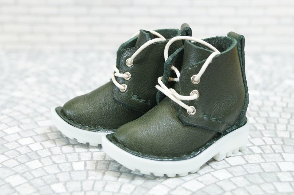本革：ドールシューズ／ショートブーツ／ダークモスグリーン／オビツ30ジャストフィット／ブロックパターン靴底 | 8枚目