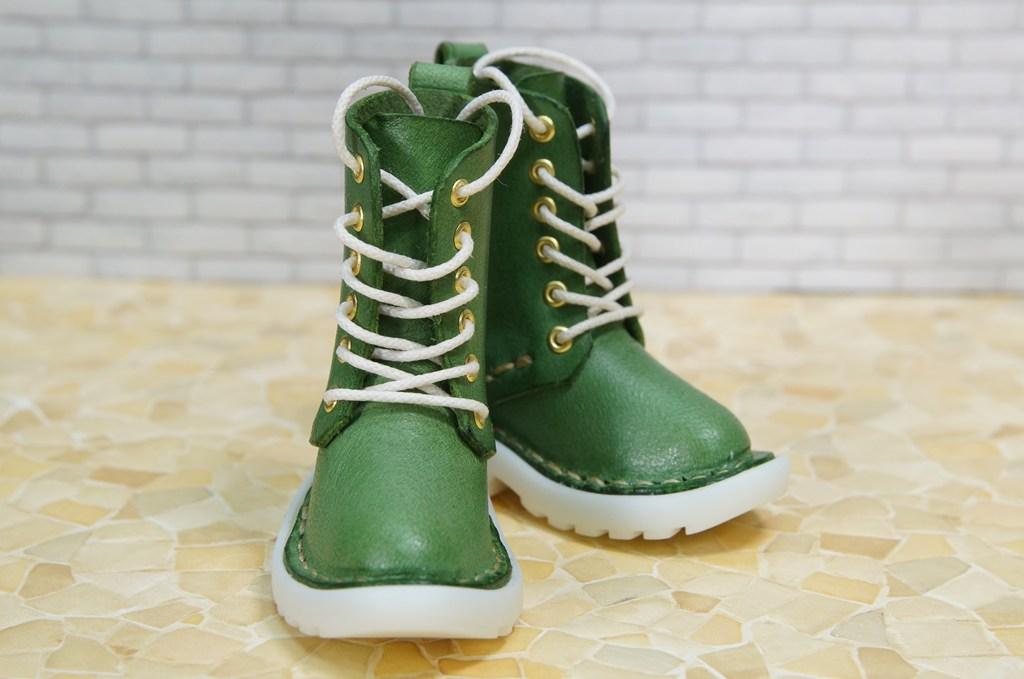 本革：ドールシューズ／セミロングブーツ／ライムグリーン／オビツ30ジャストフィット／ブロックパターン靴底